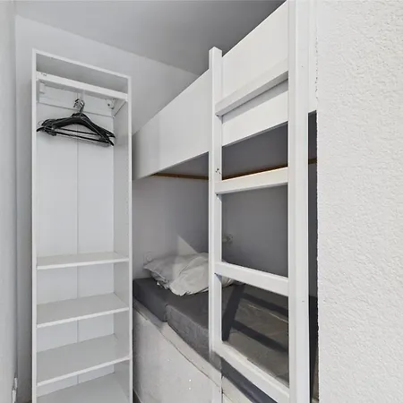 Centre Port Apartment